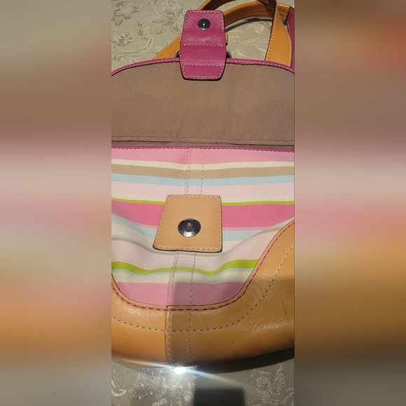 Used Coach - Picture 5 of 8